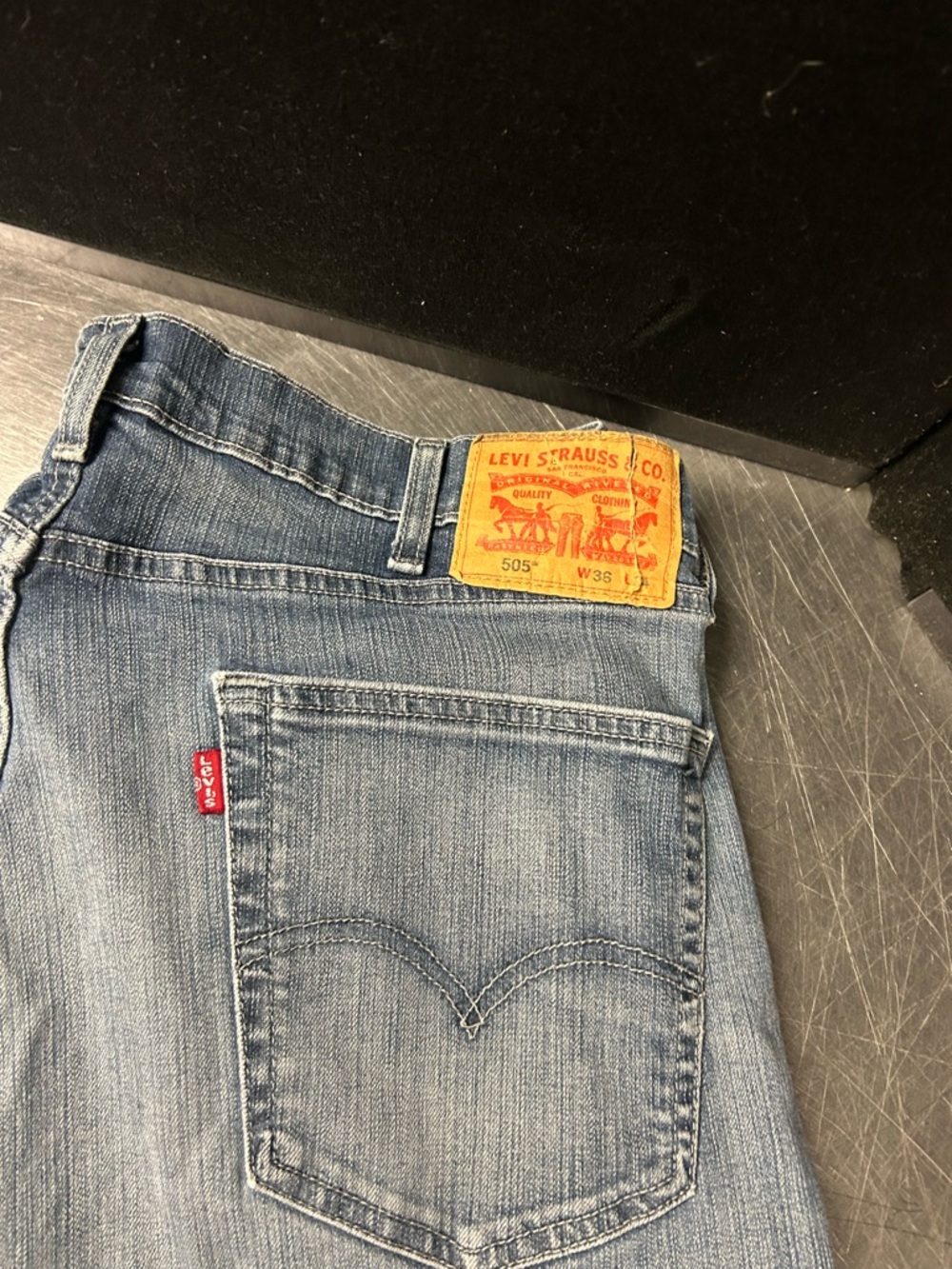 Levi’s Jeans Size 38 X 34 - Picture 4 of 9